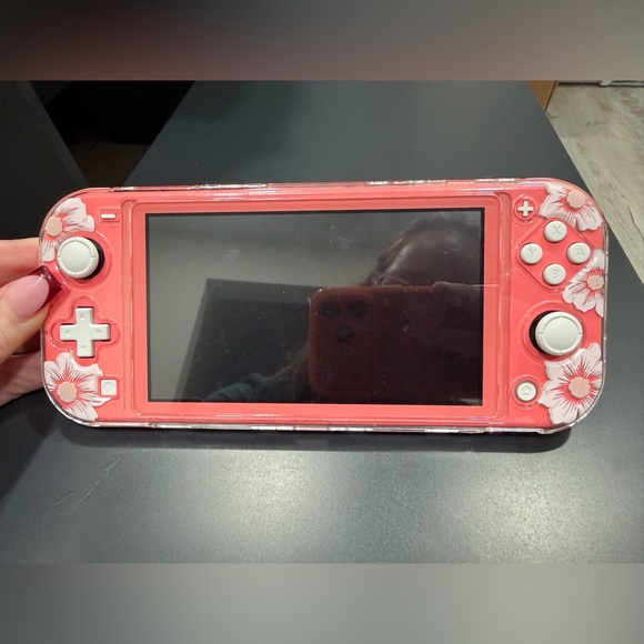 Coral Nintendo Switch Lite - Picture 2 of 8